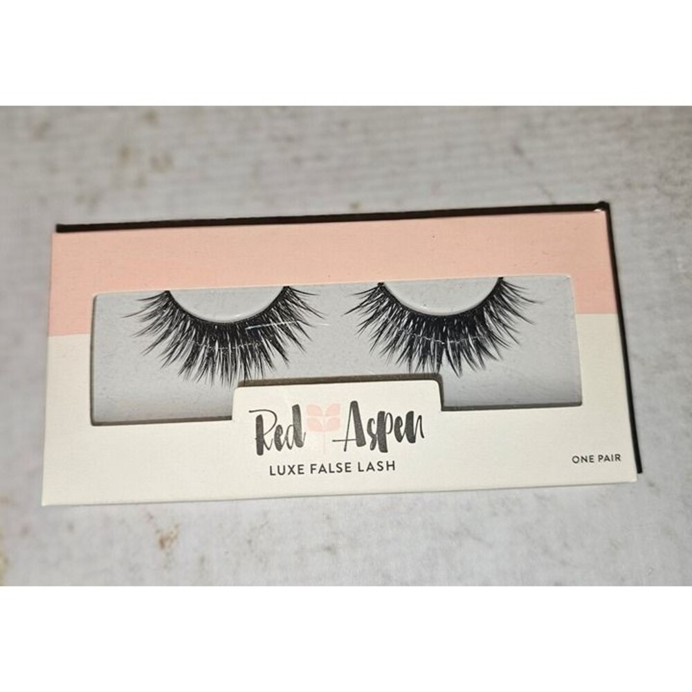 New Red Aspen Gigi Lashes – Medium Full Volume Round, Black Silk Fibers + Cotton